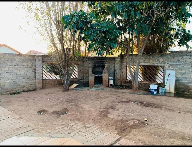 3 BEDROOM HOUSE FOR SALE IN SOSHANGUVE VV
